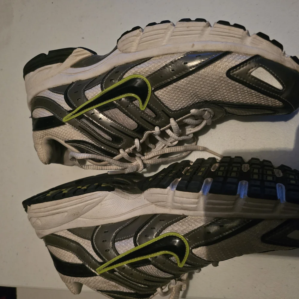 Nike White and Black Athletic Shoes‎ with Chunky Sole
